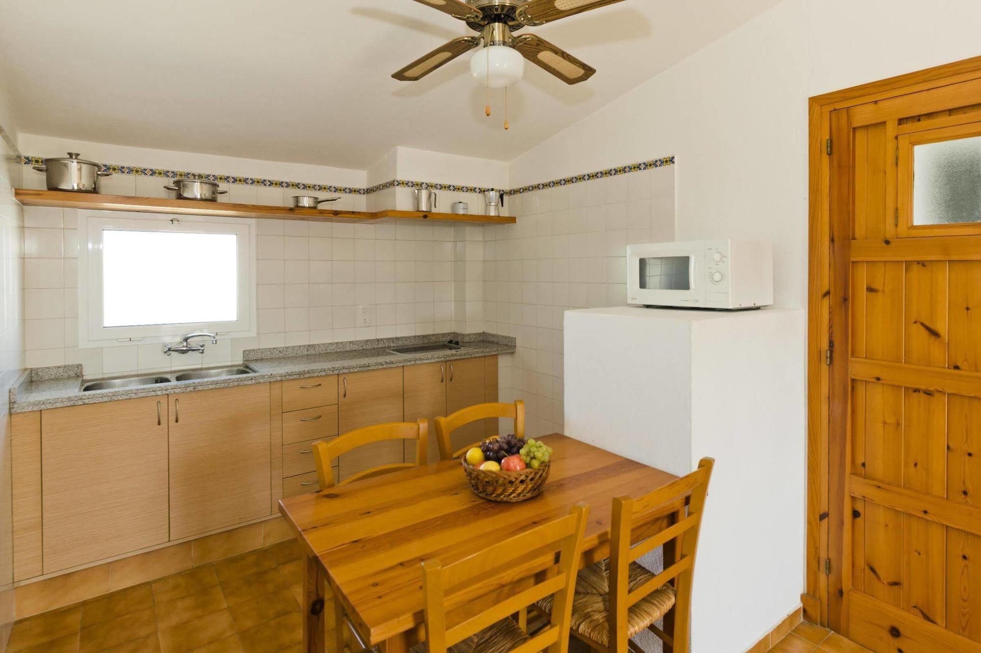 Apartamentos Sa Caleta Eksteriør billede